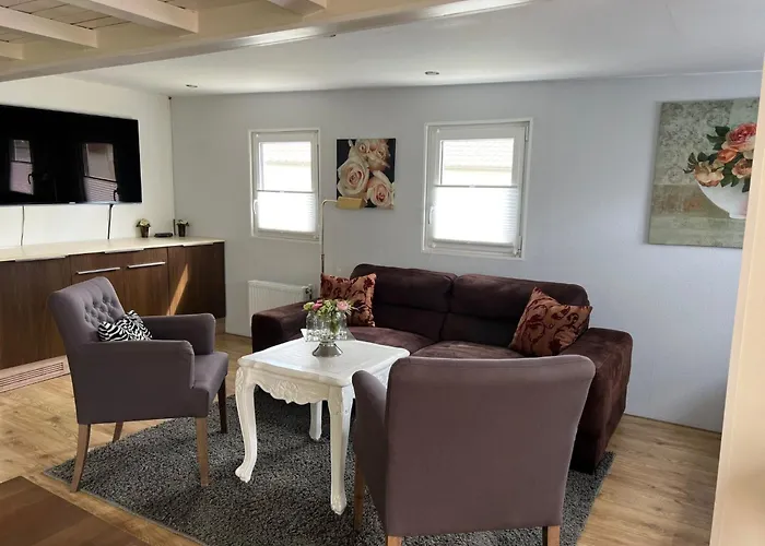 Charmantes Hilda Mit Terrasse By Interhome בית נופש Wervershoof