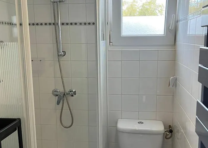 Charmantes Hilda Mit Terrasse By Interhome בית נופש Wervershoof