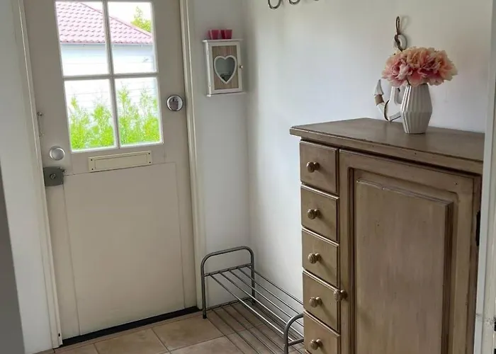 Charmantes Hilda Mit Terrasse By Interhome Wervershoof